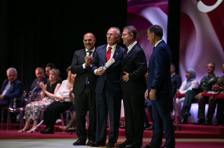  El presidente de Grupo Oesía es reconocido en el día de Castilla-La Mancha