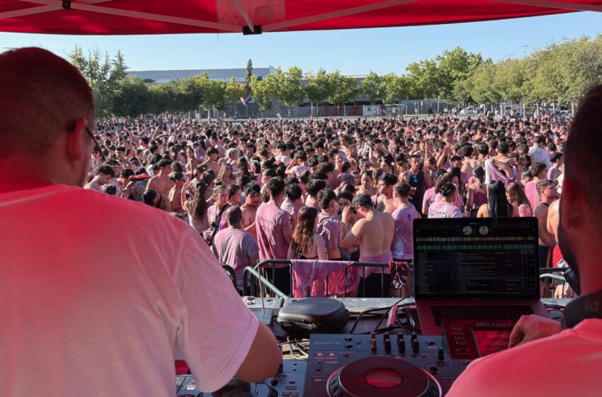  Ciudad Real se tiñe color: La Zurra y la Fiesta Holi congregan a miles de jóvenes y familias en la explanada del Ferial