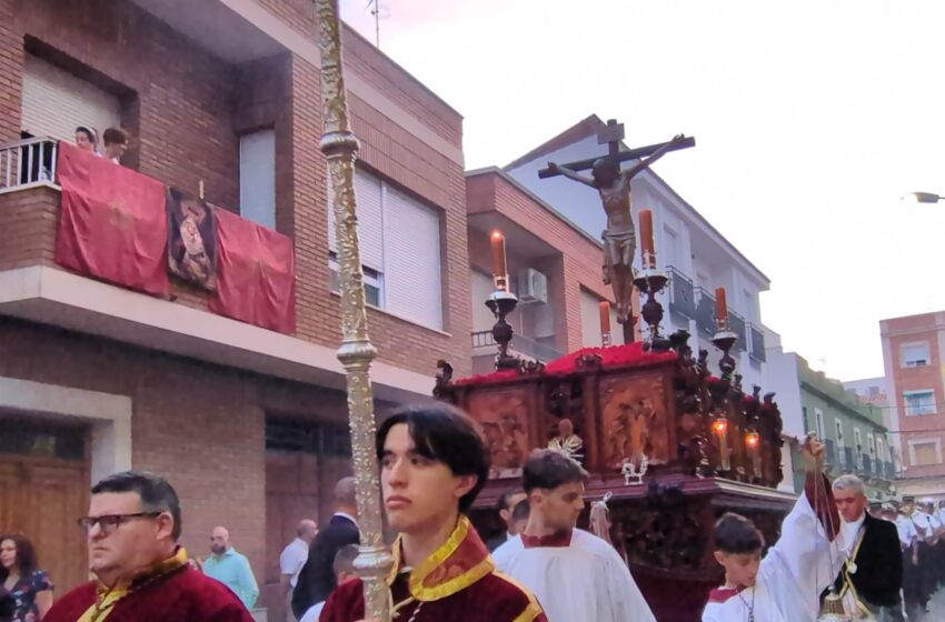  La Hermandad del Cristo de la Misericordia de Valdepeñas realiza una significativa salida procesional
