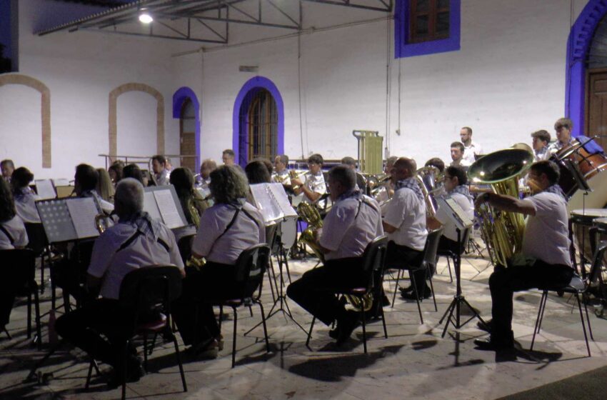  La Unión Musical «Ciudad de Valdepeñas» ofreció un concierto en bodegas A7