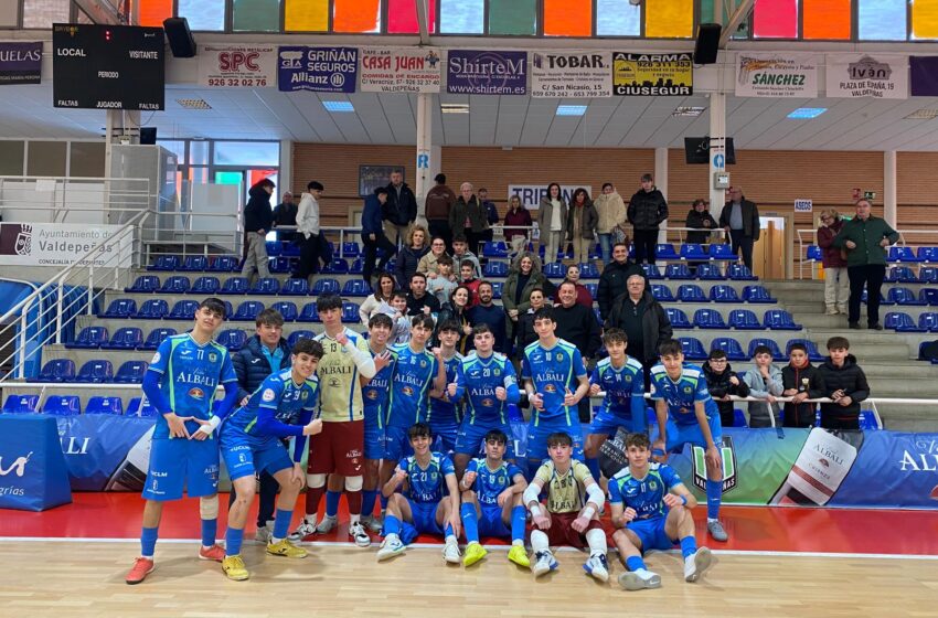  El Viña Albali Valdepeñas B pierde en el último segundo ante el Salvatierra FS.
