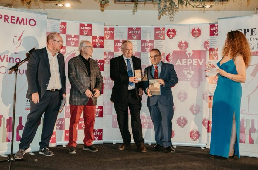  José Luis Martínez gana el Premio AEPEV 2025 a la Profesión del Vino en la categoría de escritor