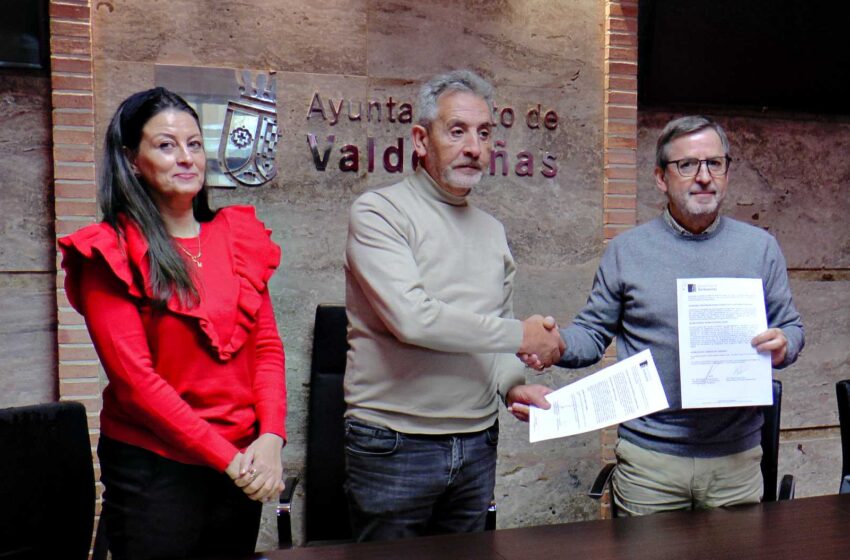  Valdepeñas renueva el convenio con Cáritas y aporta 46.000 euros para apoyar programas sociales