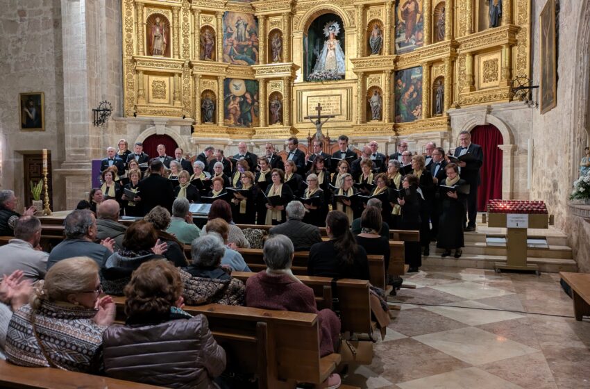  La Coral Maestro Ibáñez celebró su tradicional concierto de Navidad en la Parroquia de la Asunción.