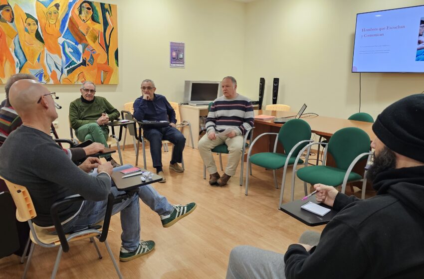  Hombres de Manzanares redefinen la masculinidad en un taller del Centro de la Mujer