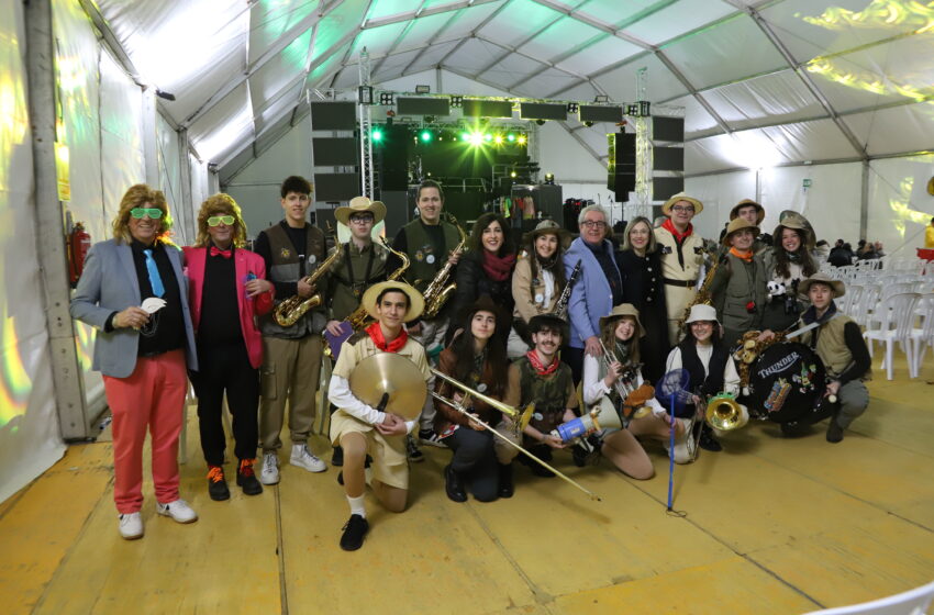  La joven Charanga Vinoblanco fue la encargada de pregonar el carnaval