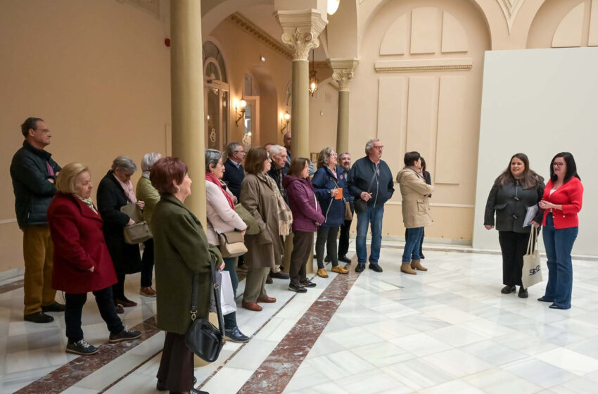  Zarco da la bienvenida a ciudadanos en el Palacio Provincial de Ciudad Real
