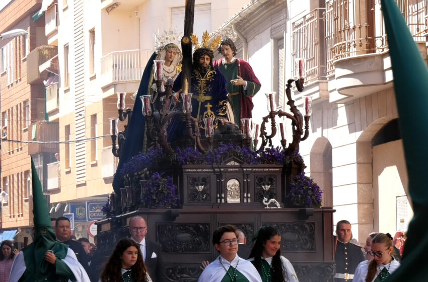  La procesión de la Muy Ilustre y Real Cofradía de Nuestro Padre Jesús Caído marca el Viernes Santo en Valdepeñas.