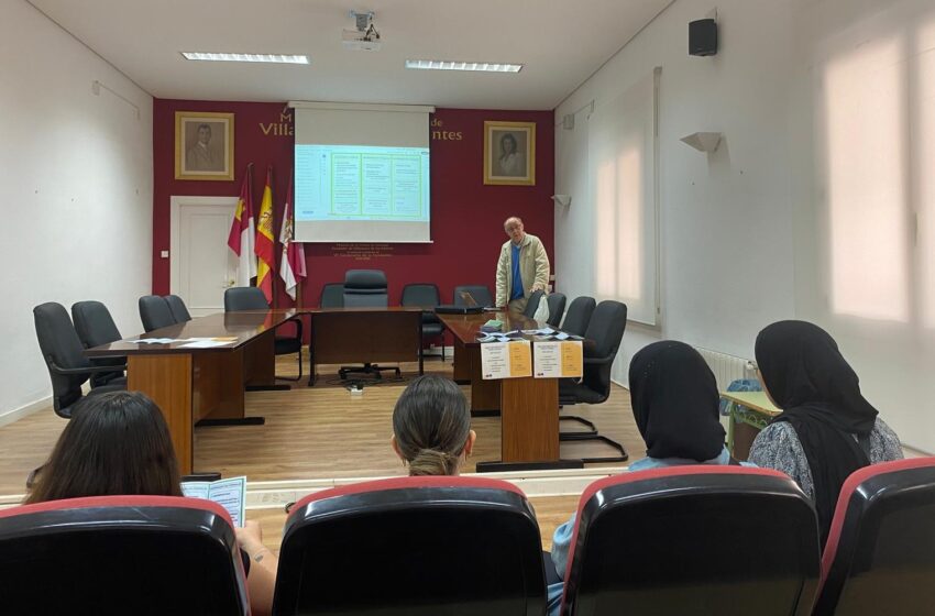  El CEPA Miguel de Cervantes presenta su oferta educativa en Villanueva de los Infantes.