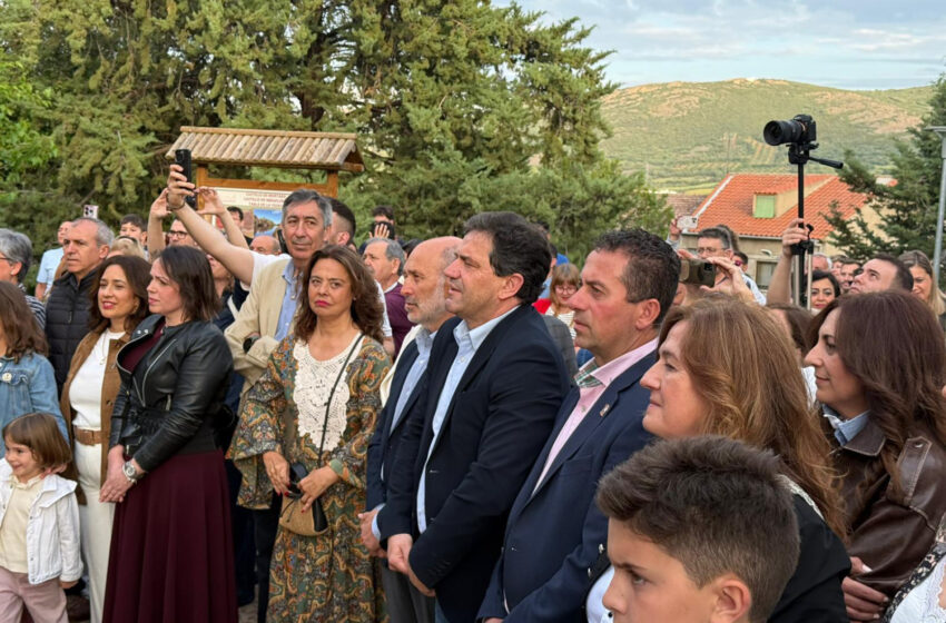 Valverde promete apoyo total para la declaración de las Cruces de Mayo como Fiesta de Interés Turístico Nacional
