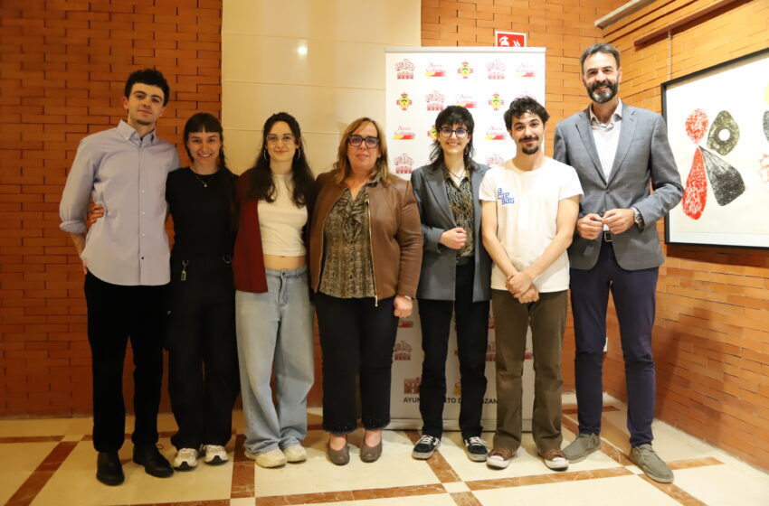  La viceconsejera de Cultura y Deportes asiste a la representación de Bajo la tierra que pisamos en Manzanares