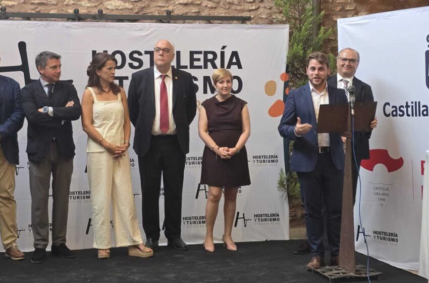  Entrega de los ‘Distintivos 100×100 Empresario’ en Manzanares