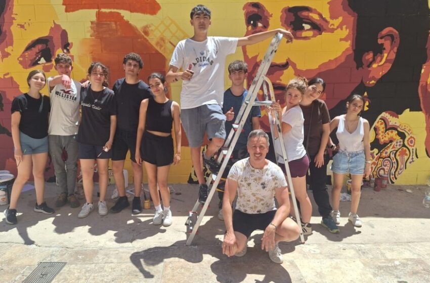  «La Mujer Manchega», un mural realizado por el alumnado de Expresión Artística de 4º de ESO del IES Bernardo de Balbuena