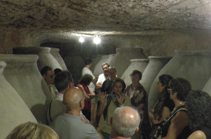  Orisos celebra la actividad «Historia y Leyendas de las Cuevas de Valdepeñas»