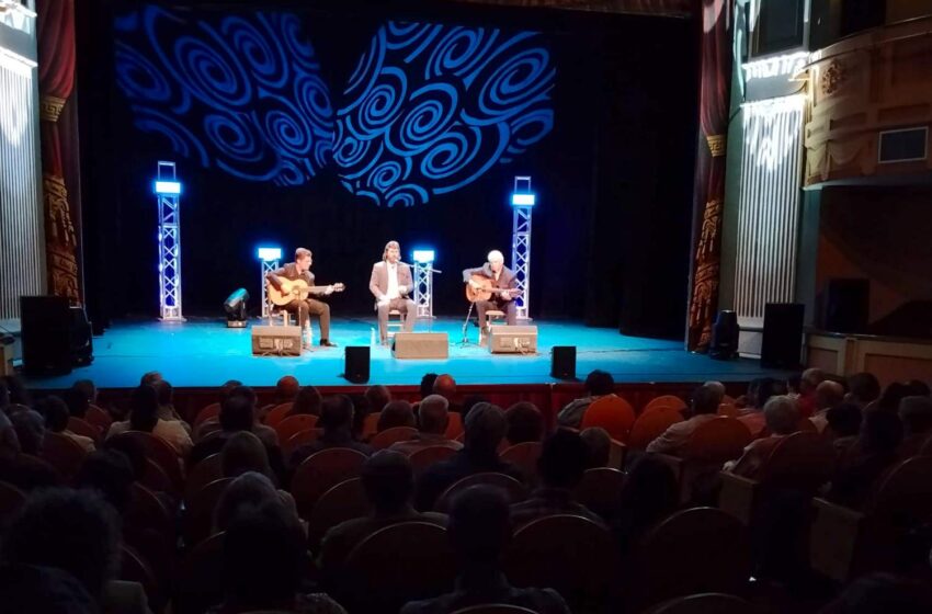  Gregorio Moya, Lámpara Minera 2025, conmovió anoche al público del Encuentro de Poesía organizado por la Diputación de Ciudad Real con una noche repleta de flamenco con alma de poeta