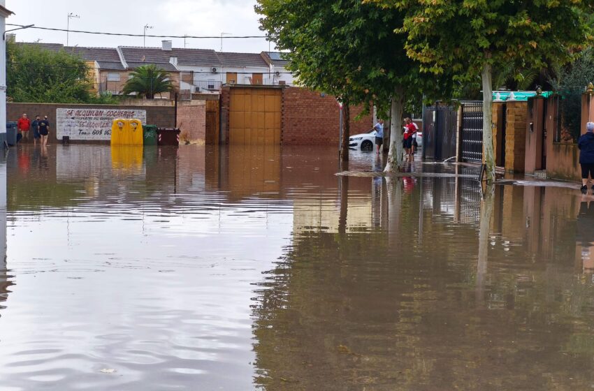  Manzanares recupera la normalidad tras la tormenta que ha provocado importantes acumulaciones de agua
